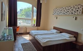 Sasone & Sas Two & Sas Ho