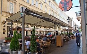 Sasone & Sas Two & Sas Ho